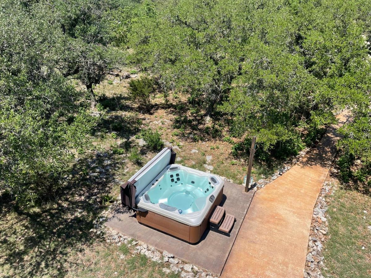 Walnut Canyon Cabins Fredericksburg Exterior photo