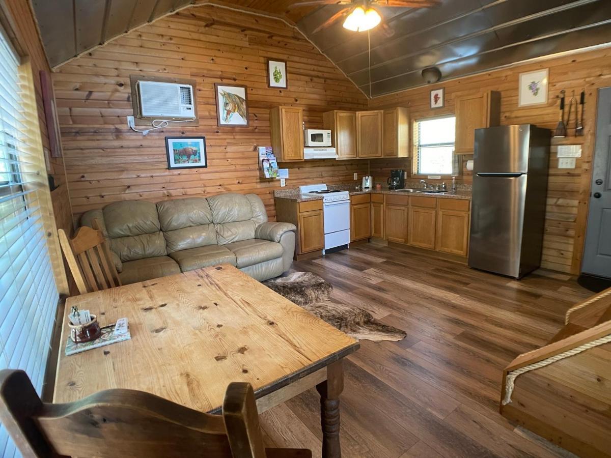 Walnut Canyon Cabins Fredericksburg Exterior photo