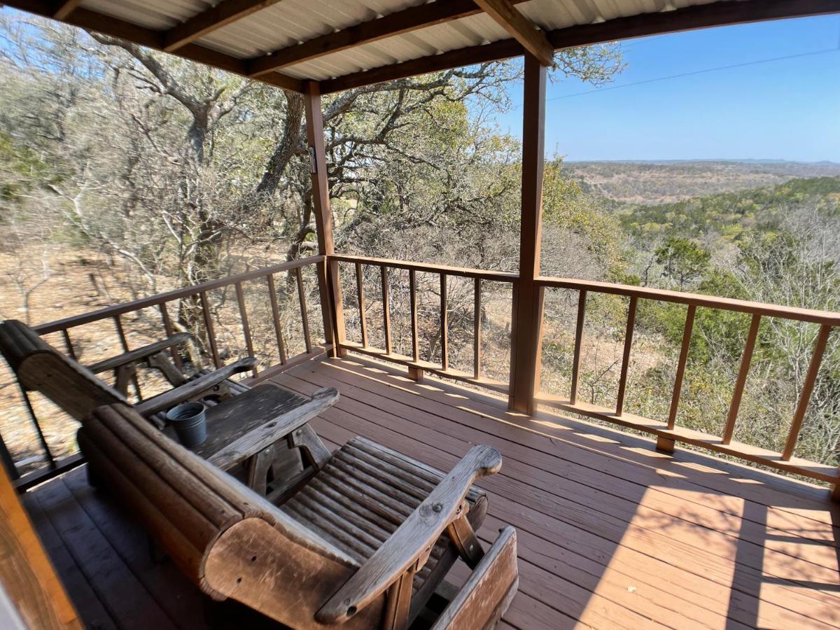 Walnut Canyon Cabins Fredericksburg Exterior photo