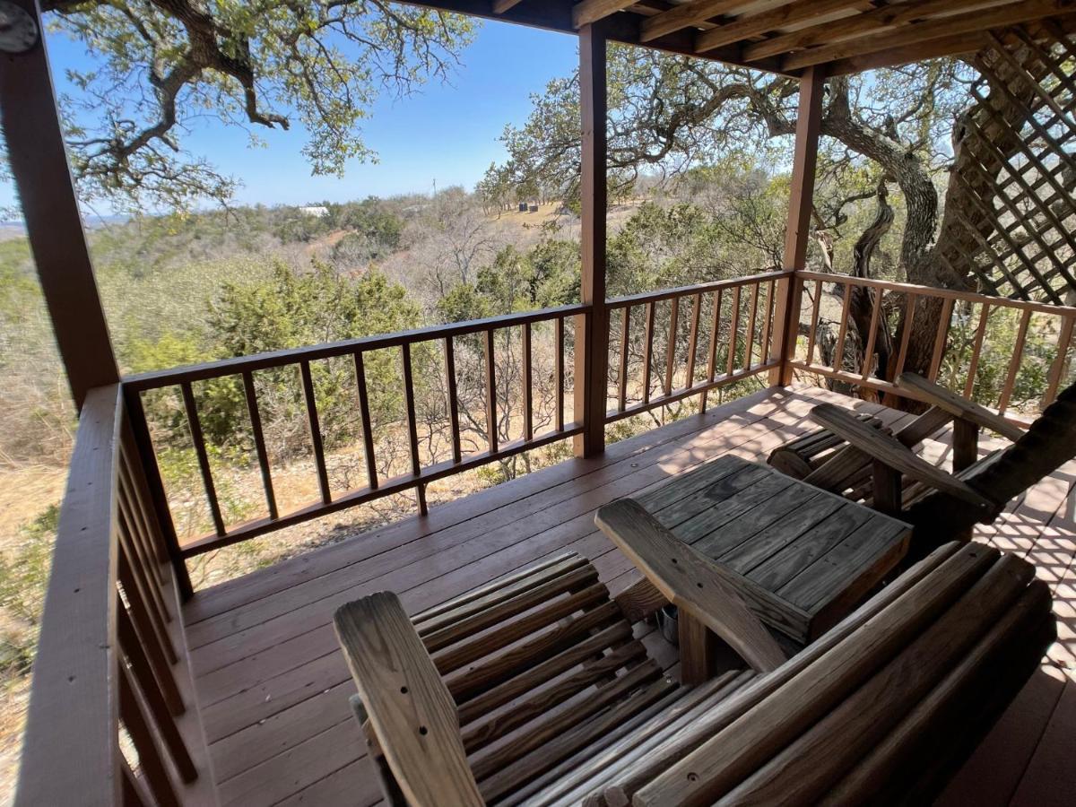 Walnut Canyon Cabins Fredericksburg Exterior photo