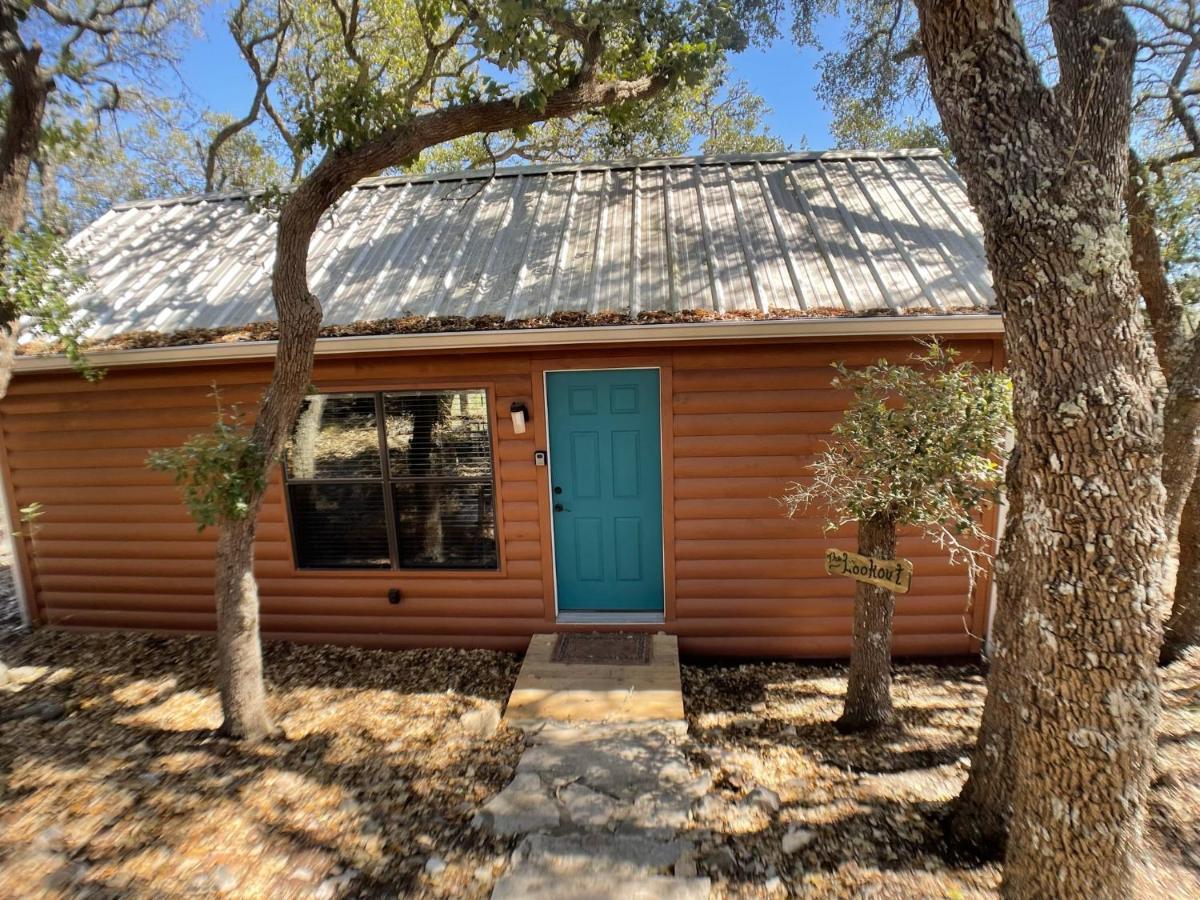 Walnut Canyon Cabins Fredericksburg Exterior photo