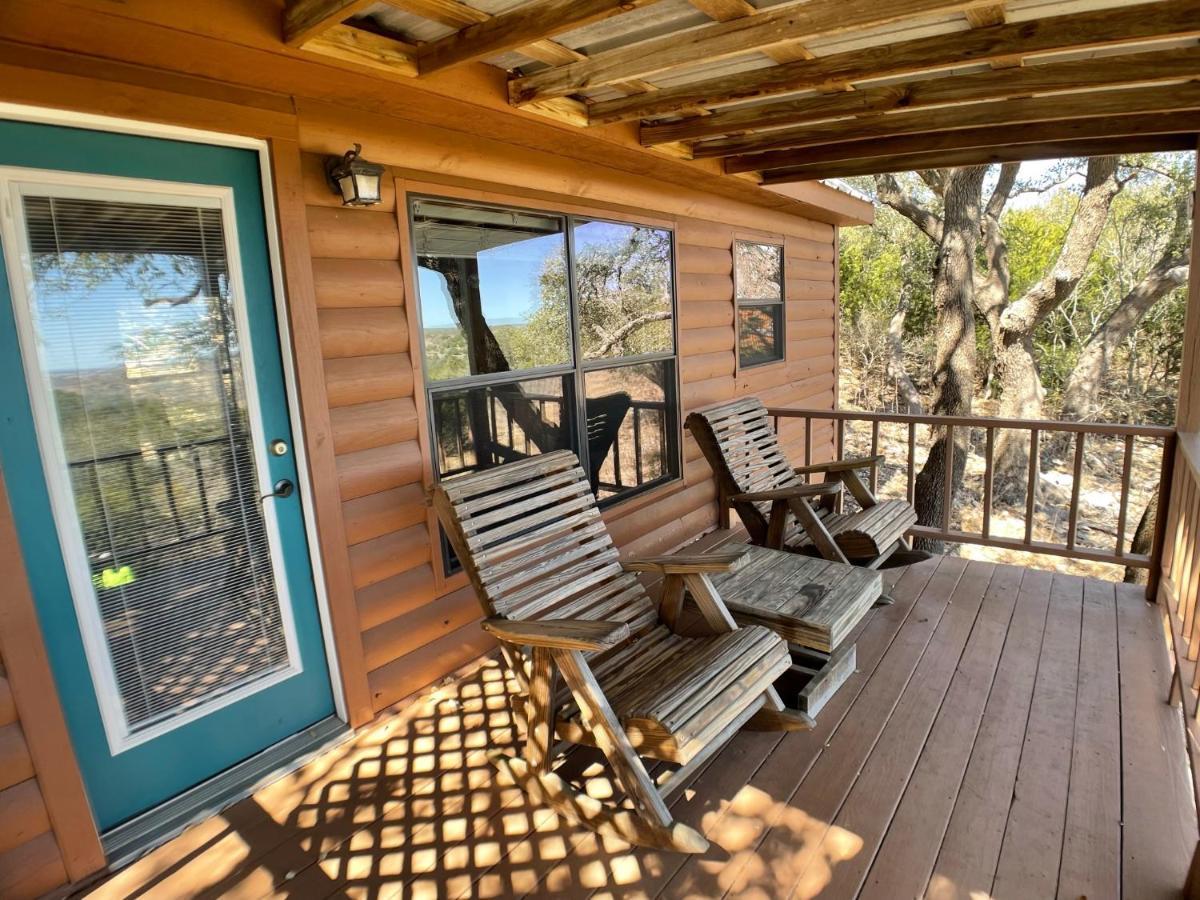 Walnut Canyon Cabins Fredericksburg Exterior photo