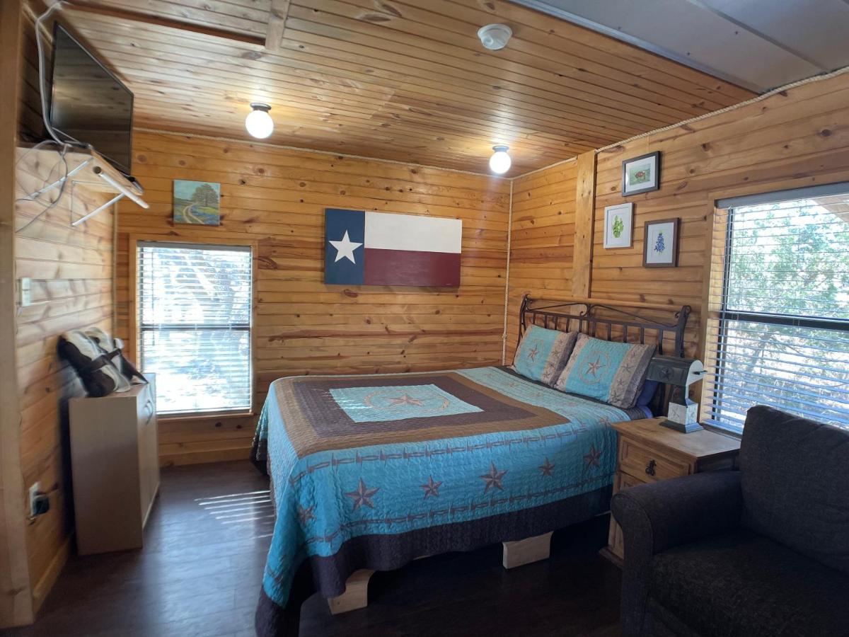 Walnut Canyon Cabins Fredericksburg Exterior photo